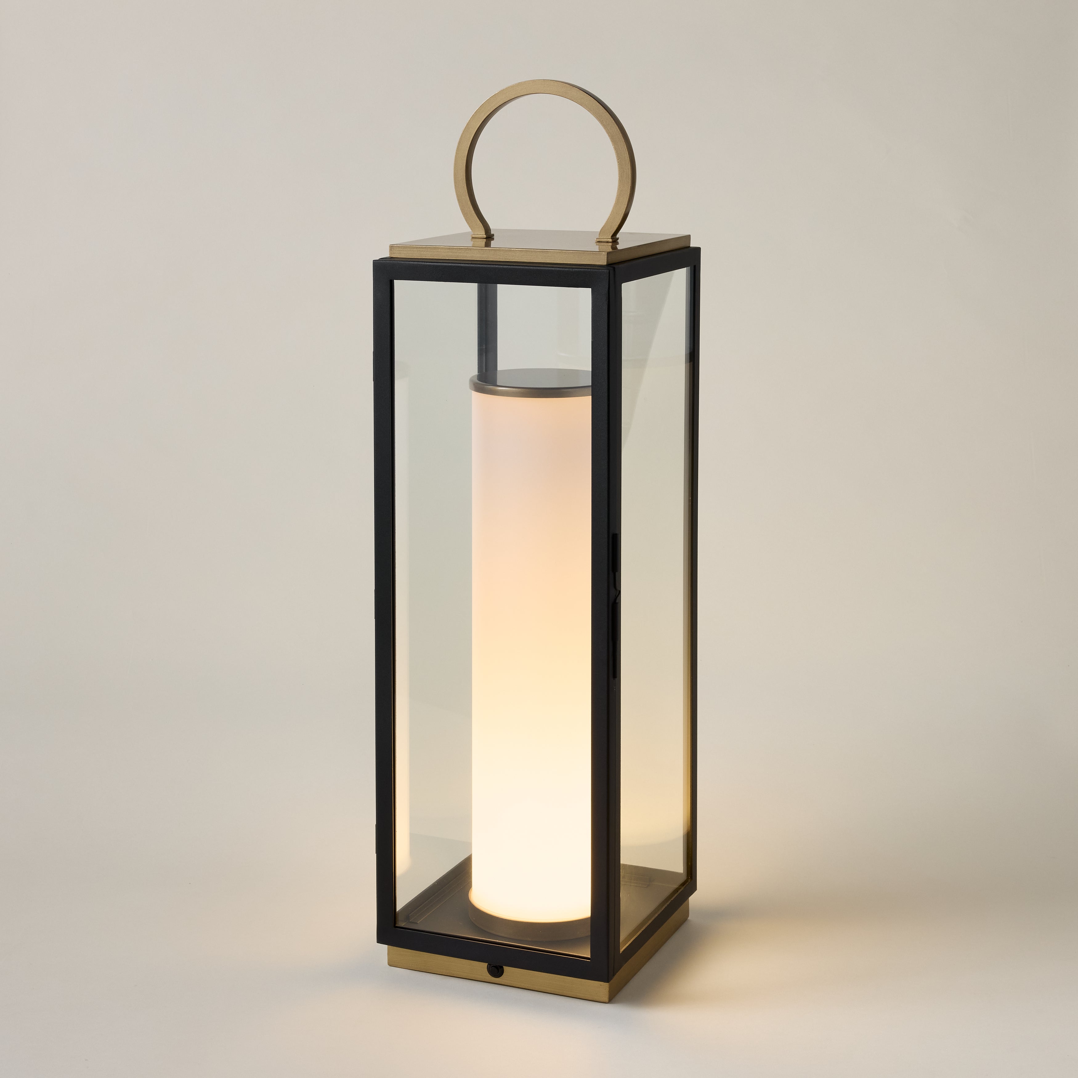 Gareth Exterior Rechargeable Table Lamp