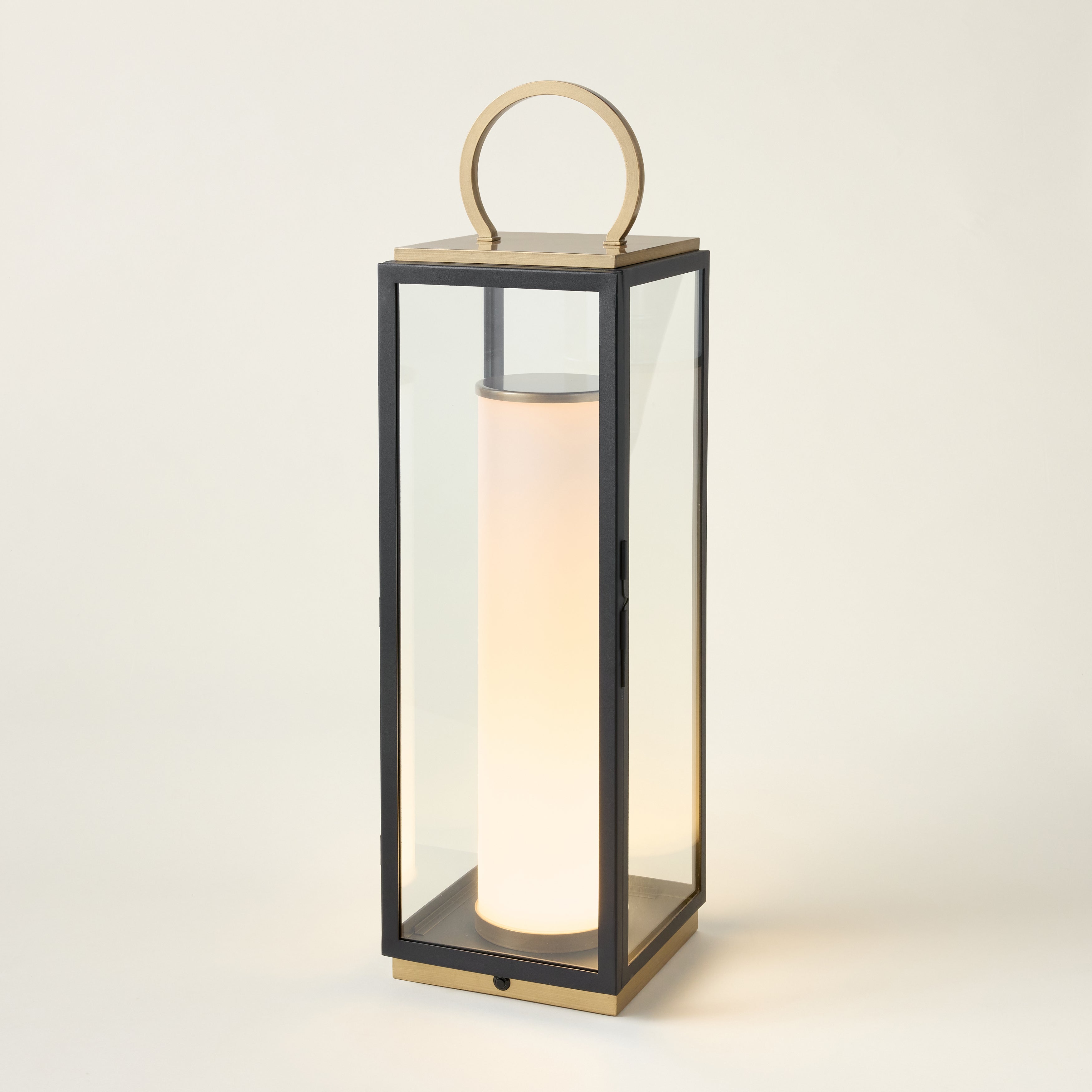 Gareth Exterior Rechargeable Table Lamp