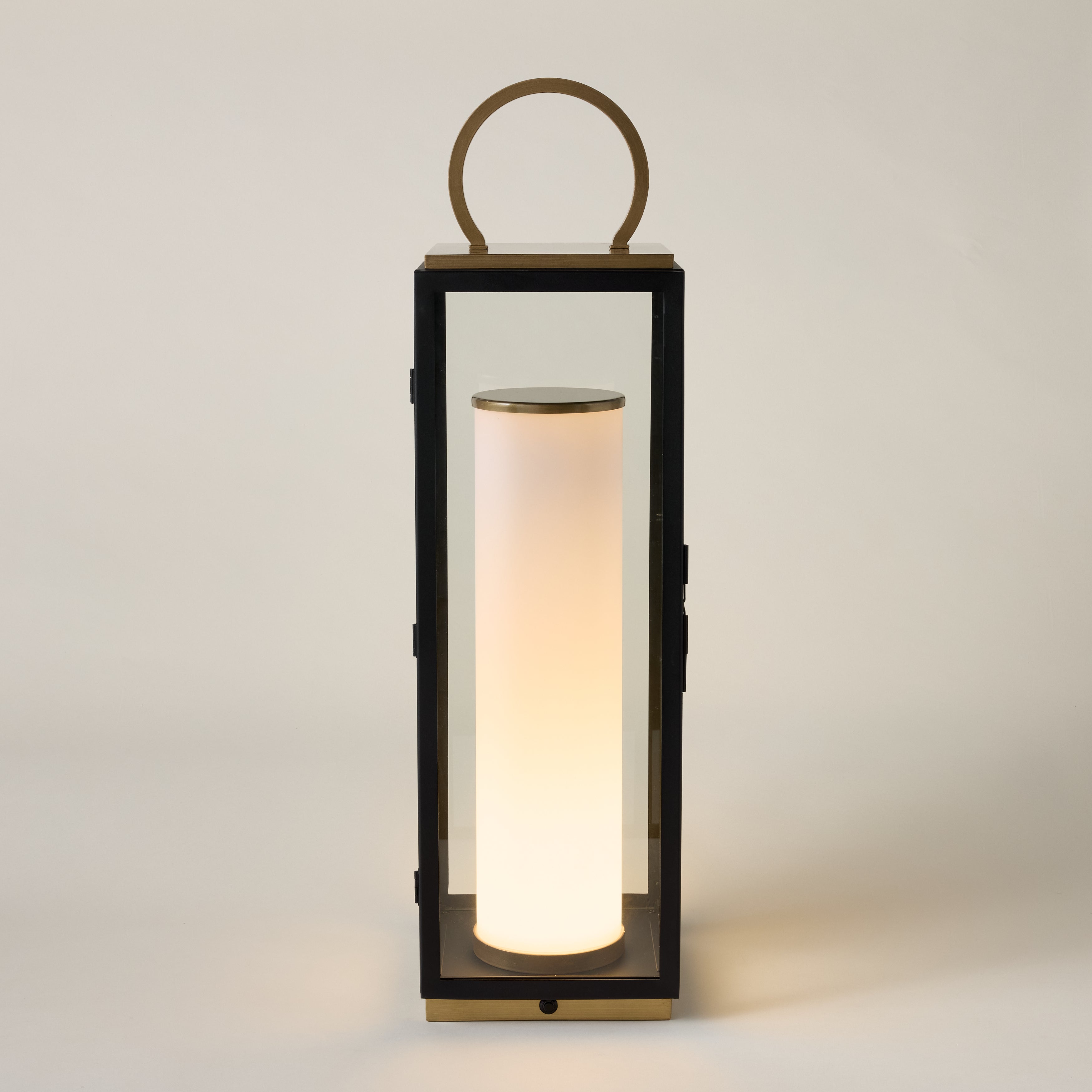 Gareth Exterior Rechargeable Table Lamp