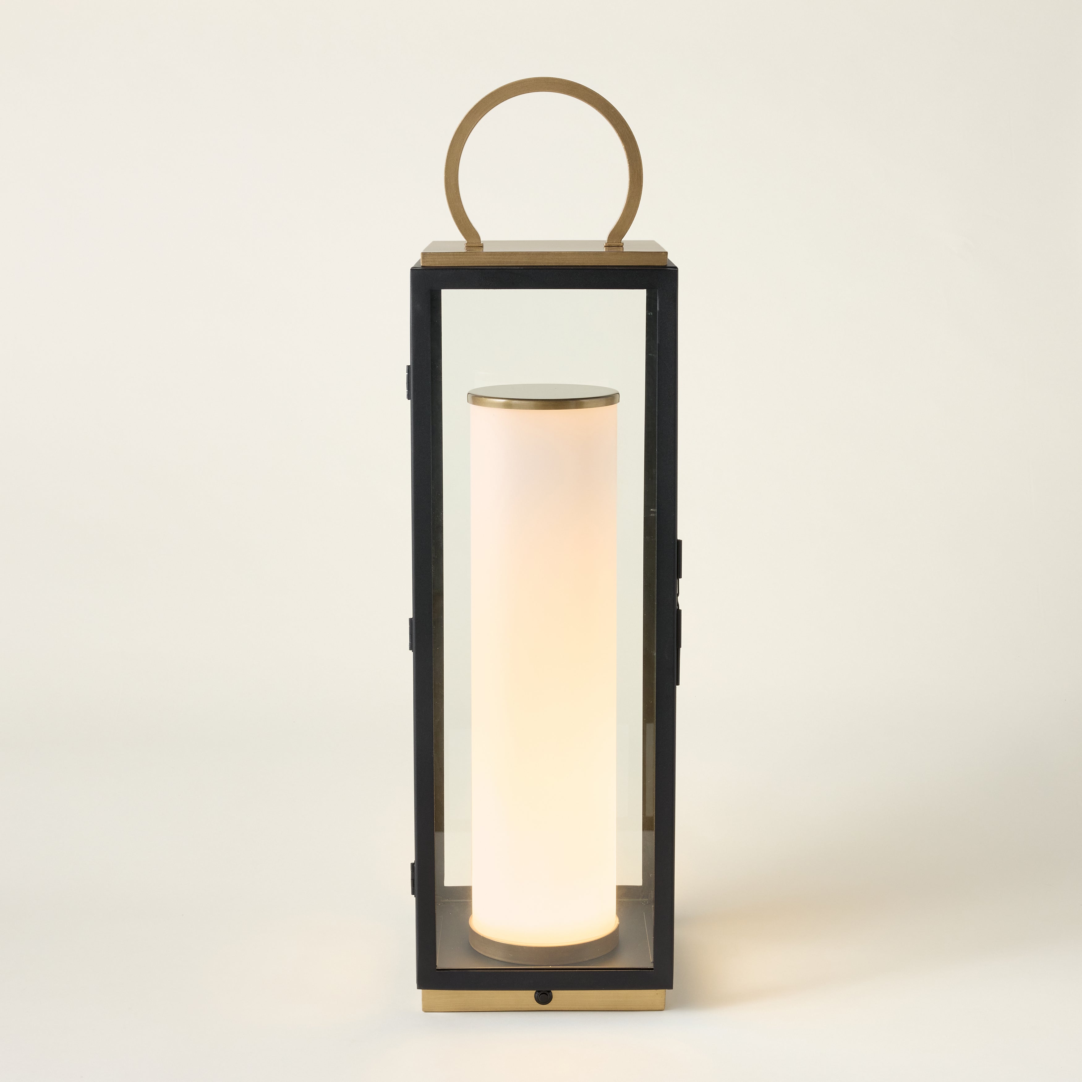 Gareth Exterior Rechargeable Table Lamp