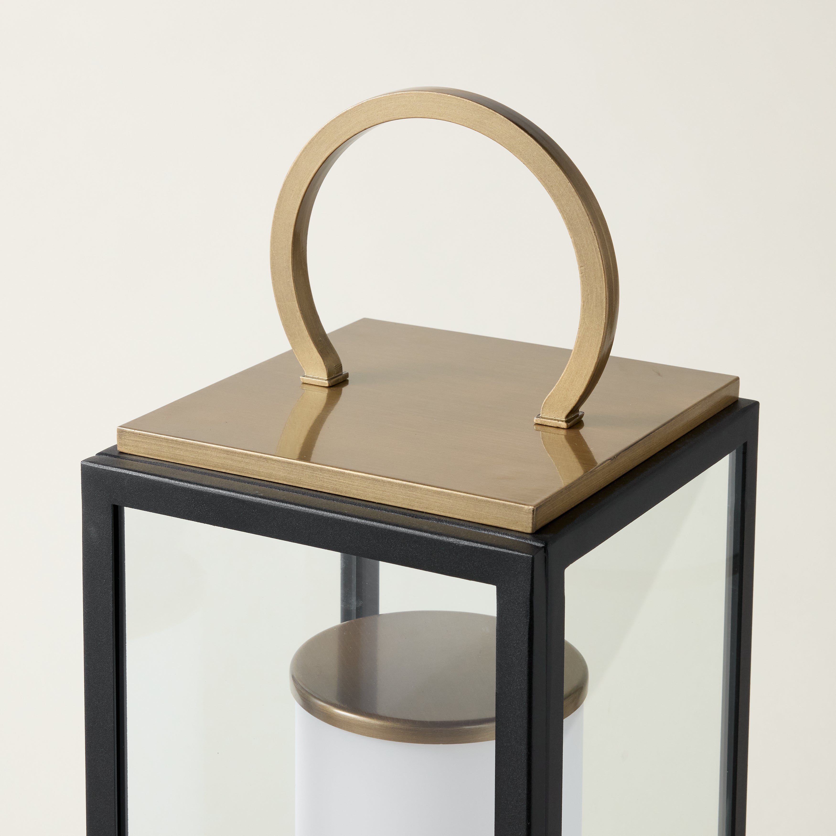 Gareth Exterior Rechargeable Table Lamp