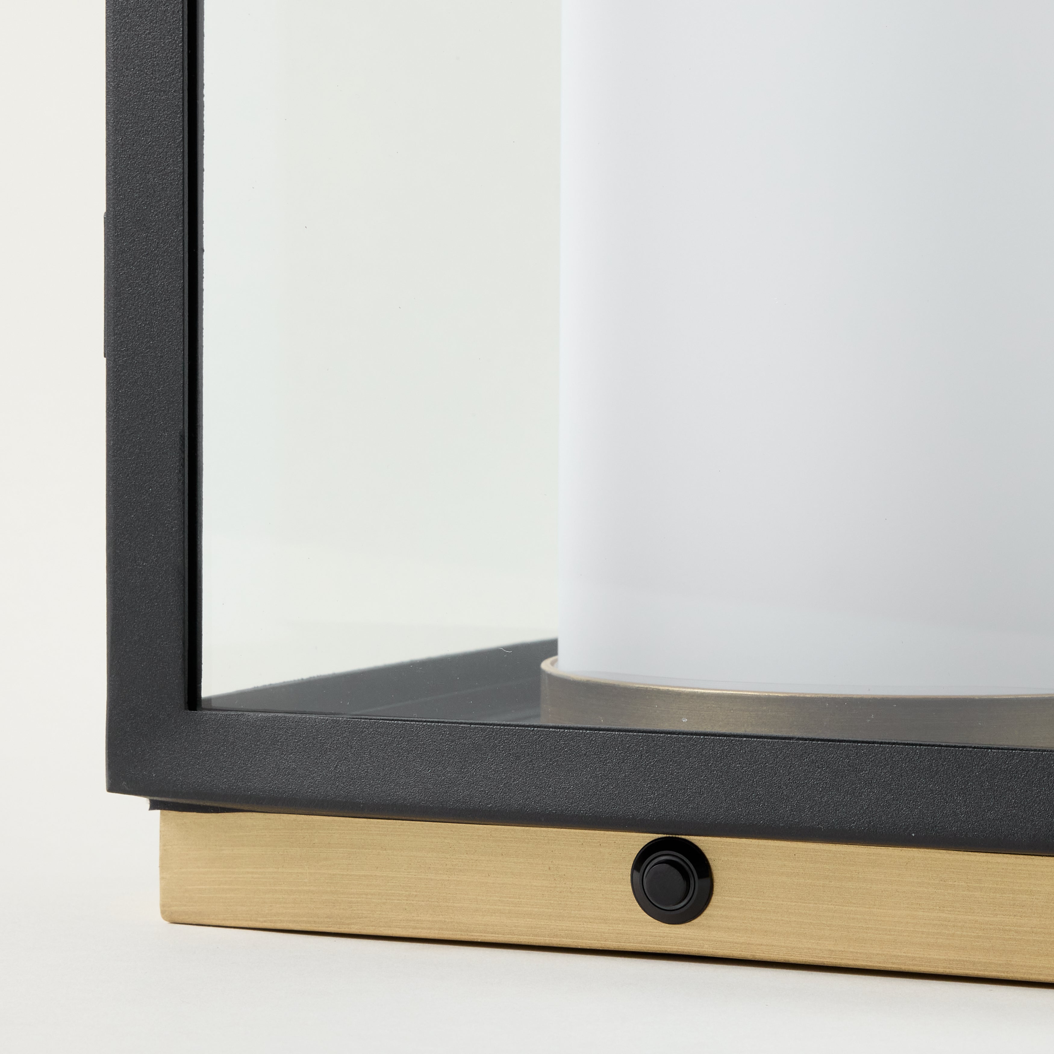 Gareth Exterior Rechargeable Table Lamp