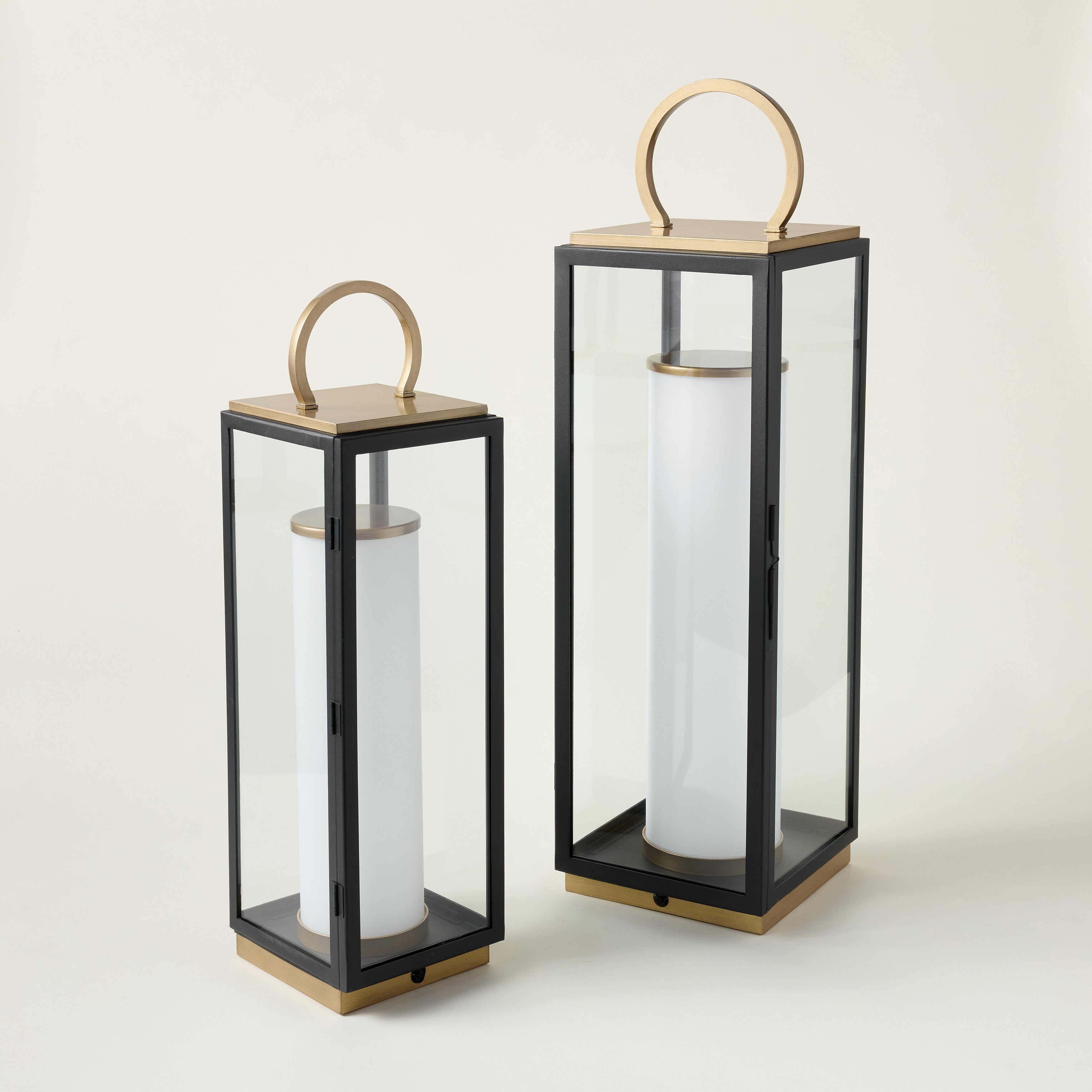 Gareth Exterior Rechargeable Table Lamp
