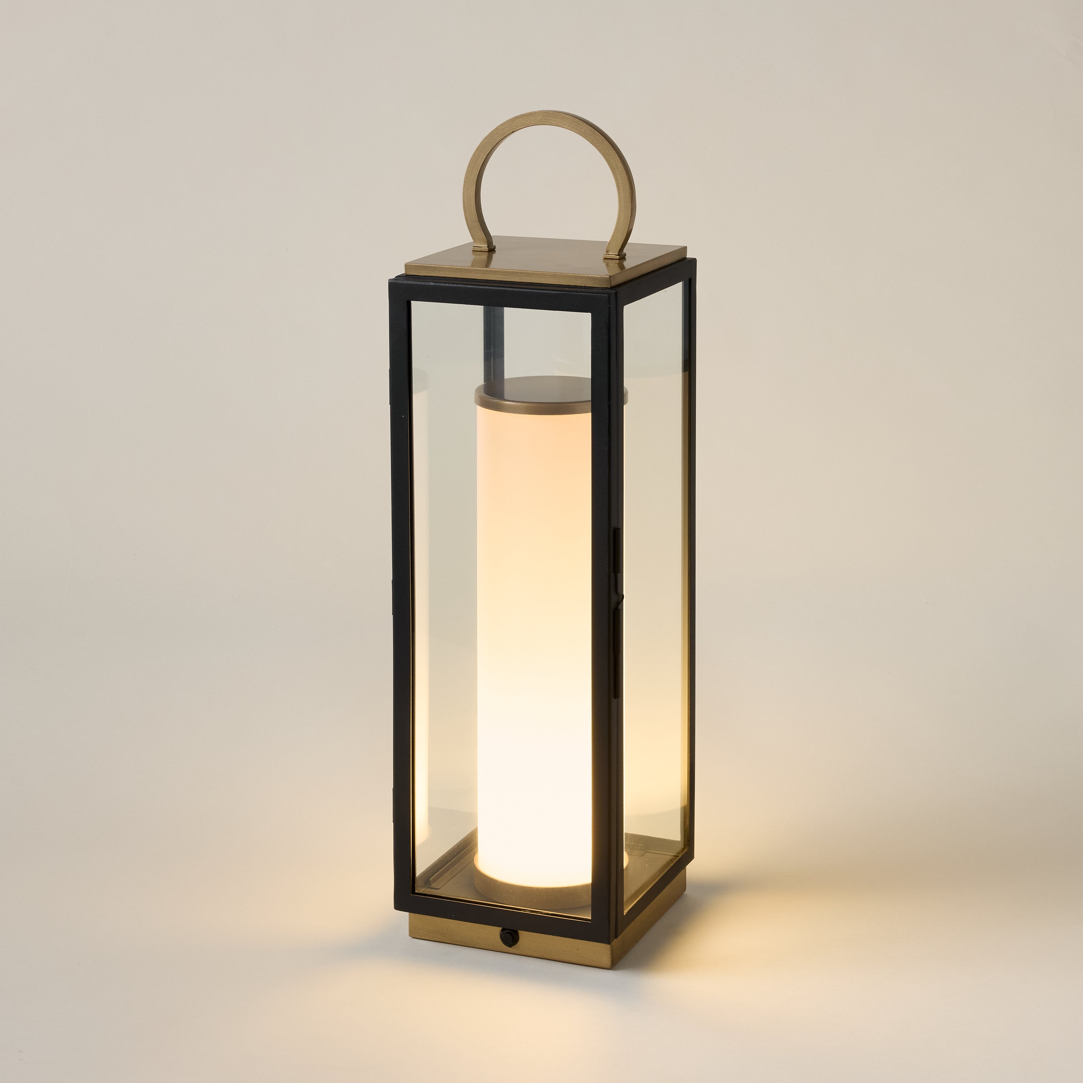 Gareth Exterior Rechargeable Table Lamp