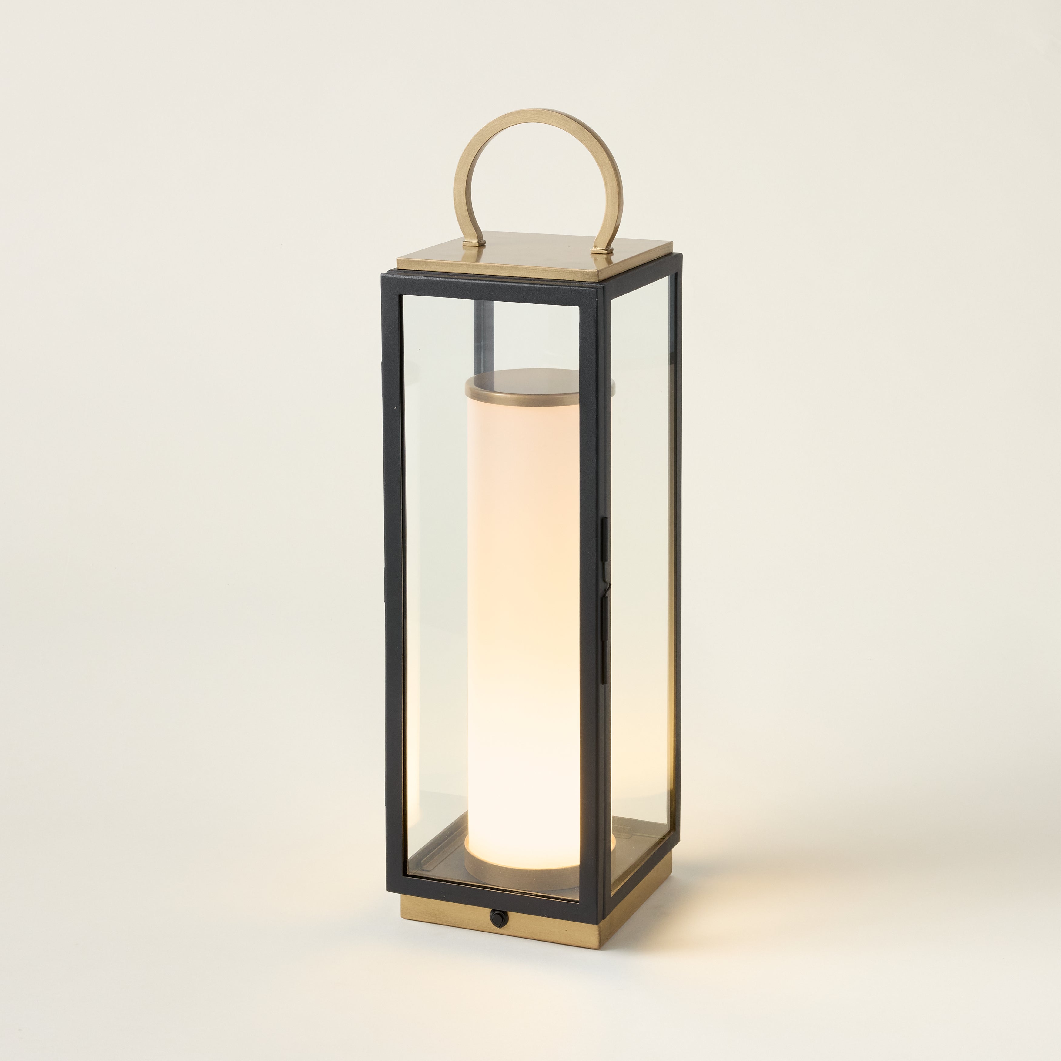 Gareth Exterior Rechargeable Table Lamp