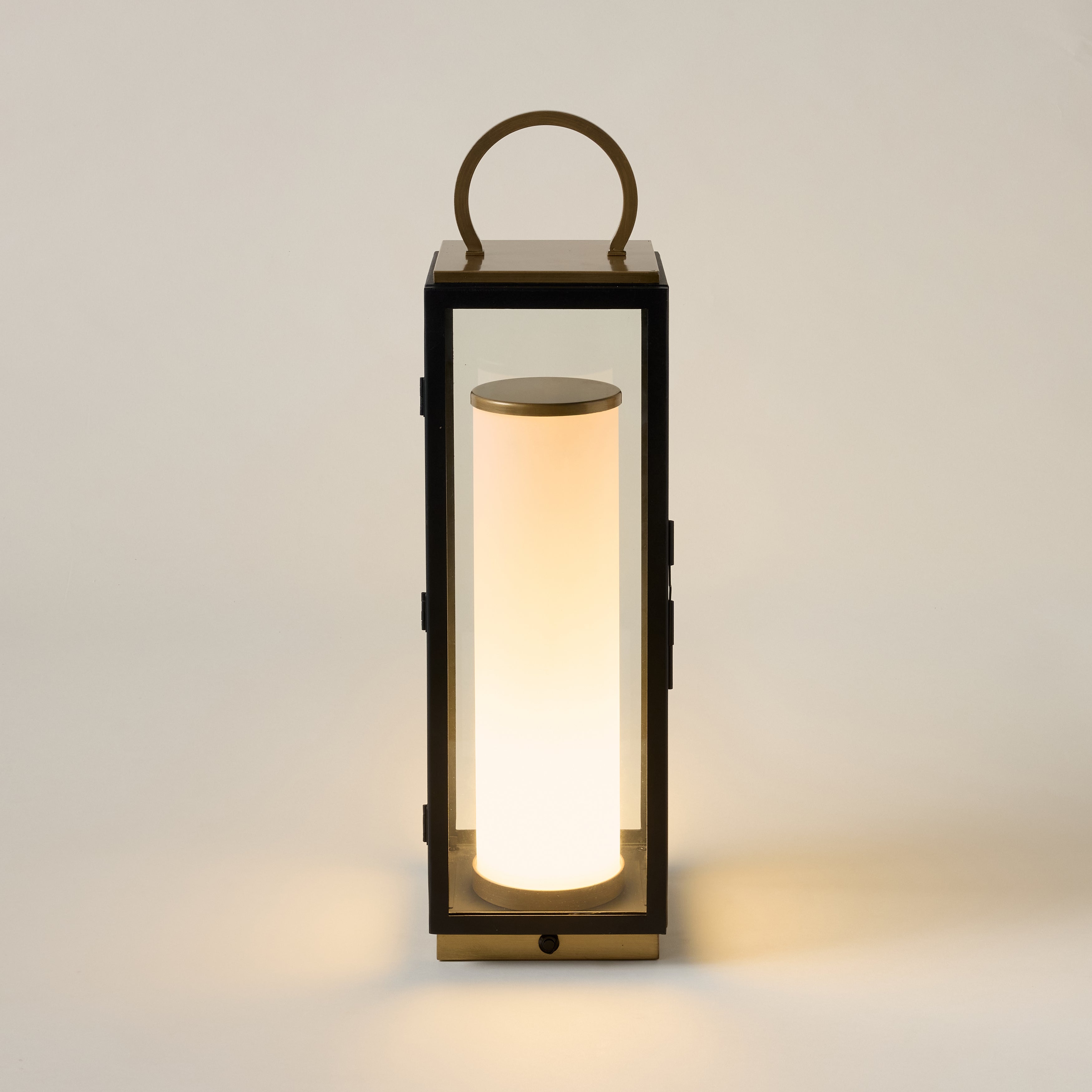 Gareth Exterior Rechargeable Table Lamp